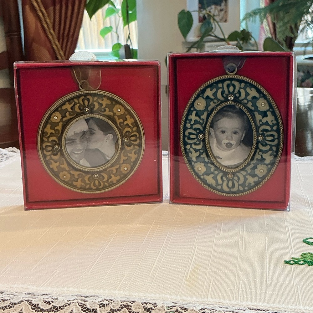 Elegant Gold and Black Photo Frame Set